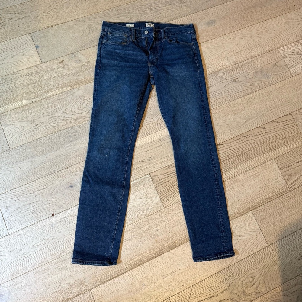 Jcrew Men blue jeans 30 waist, 32 length. style 484